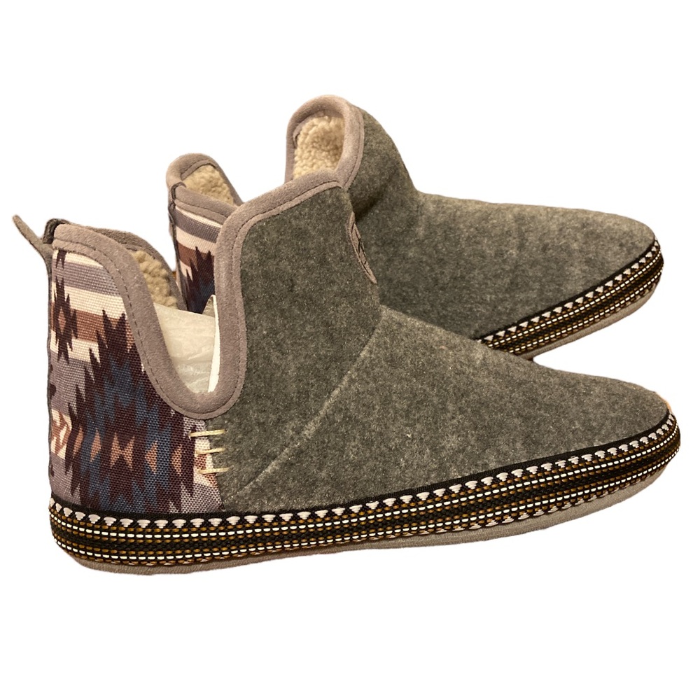 ARIAT Slipper Booties - Brand New - Large 7.5-8